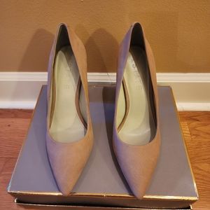 1 State Valencia Suede Pump